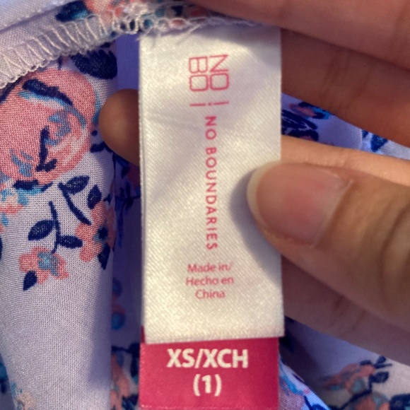 Sold. SUMMER CLEARANCE 🌞 - Picture 3 of 5